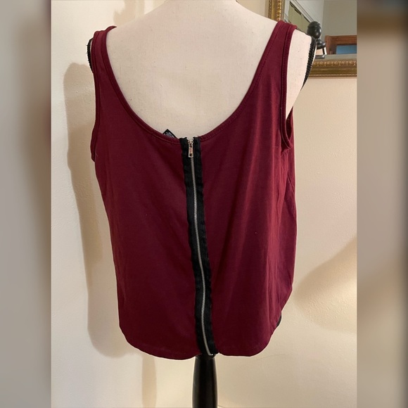 Women’s Rue21 Tank Top - Picture 2 of 3